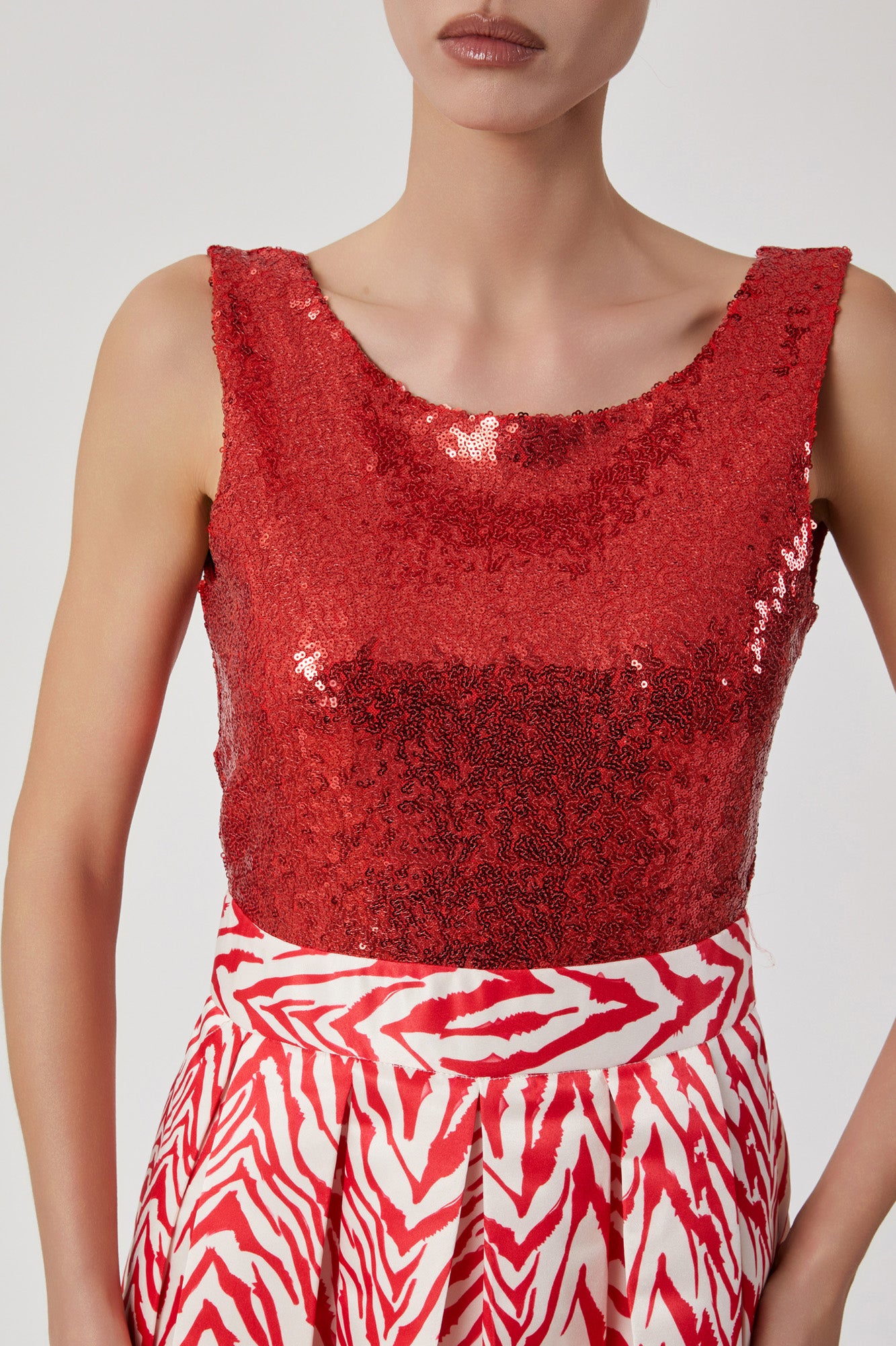 Abito da donna fantasia e paillettes