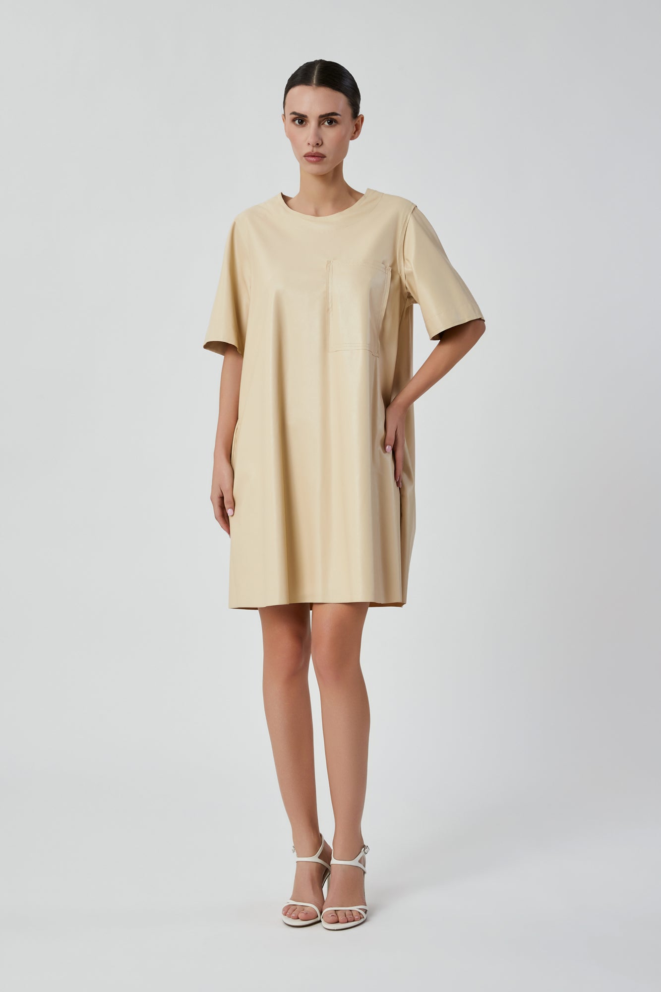 Abito da donna beige