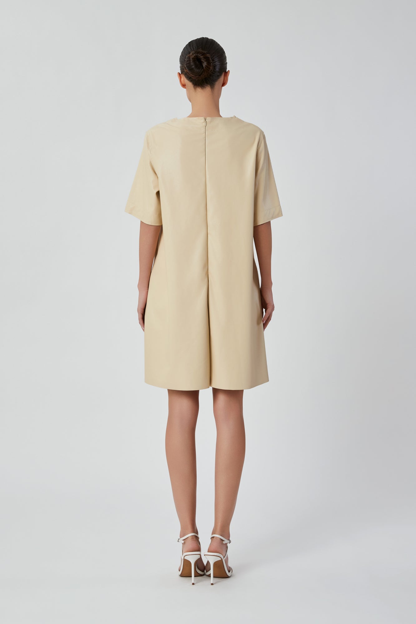 Abito da donna beige